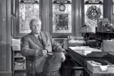 1724402373_carl-jung-in-his-study-room-768x446.jpg