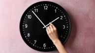 УСКОРО стиже ЛЕТЊЕ РАЧУНАЊЕ ВРЕМЕНА: Промена сата може да утиче на сан и биолошки ритам тела