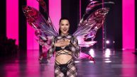 Adriana Lima se vratila: Ponovo prošetala pistom kao \