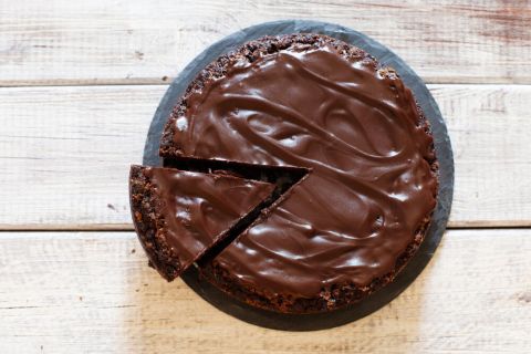 MALE TAJNE VELIKIH KUVARA: Čokoladni kolač gotov za manje od 5 minuta (RECEPT)